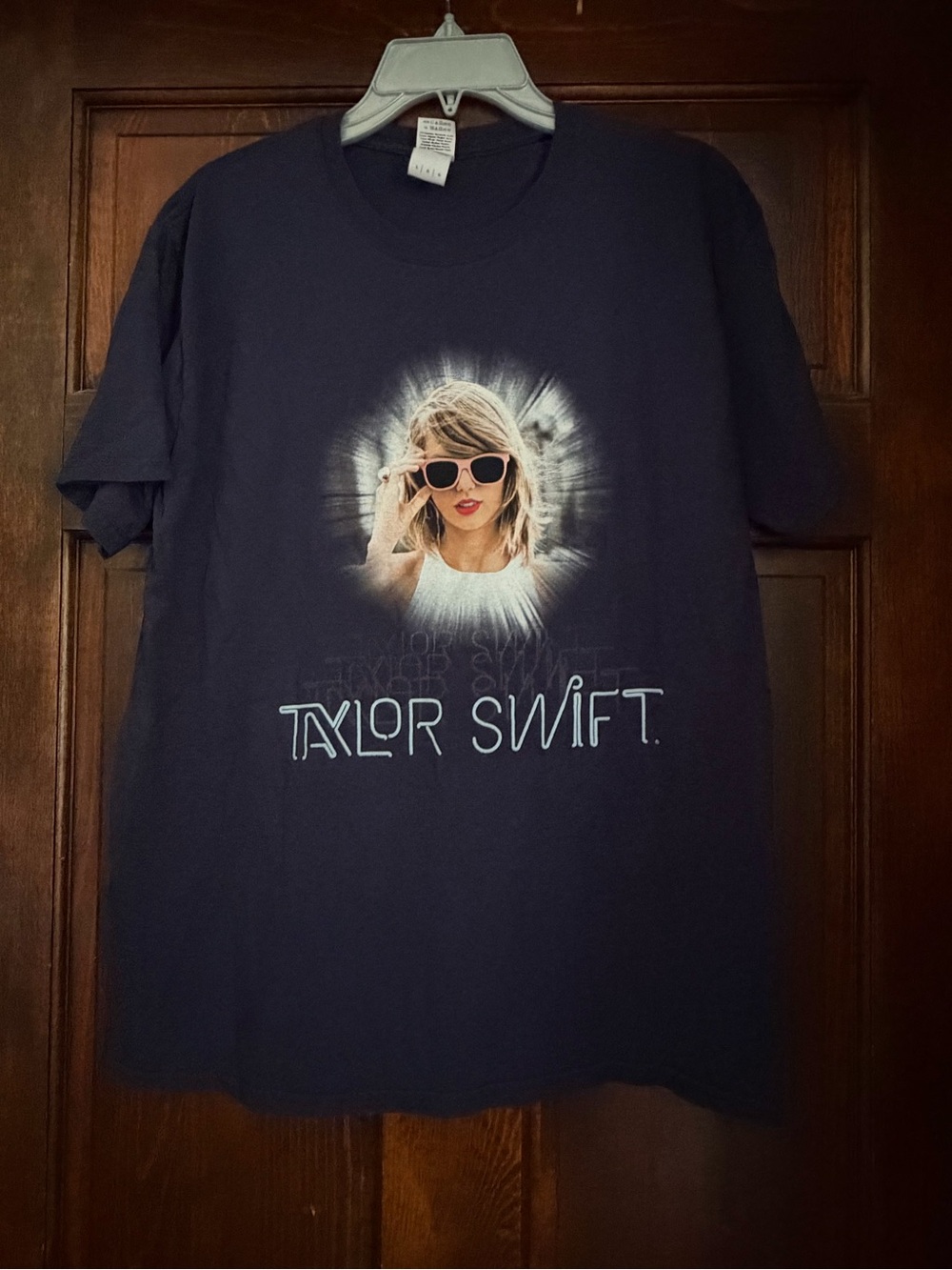 Taylor Swift The 1989 World Tour T-Shirt Concert Band Shirt Size Adult Large